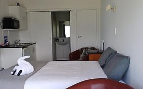 Mokau Motels